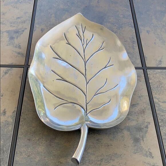Dimond Silver Tray Leaf Home Decor - Picture 1 of 5